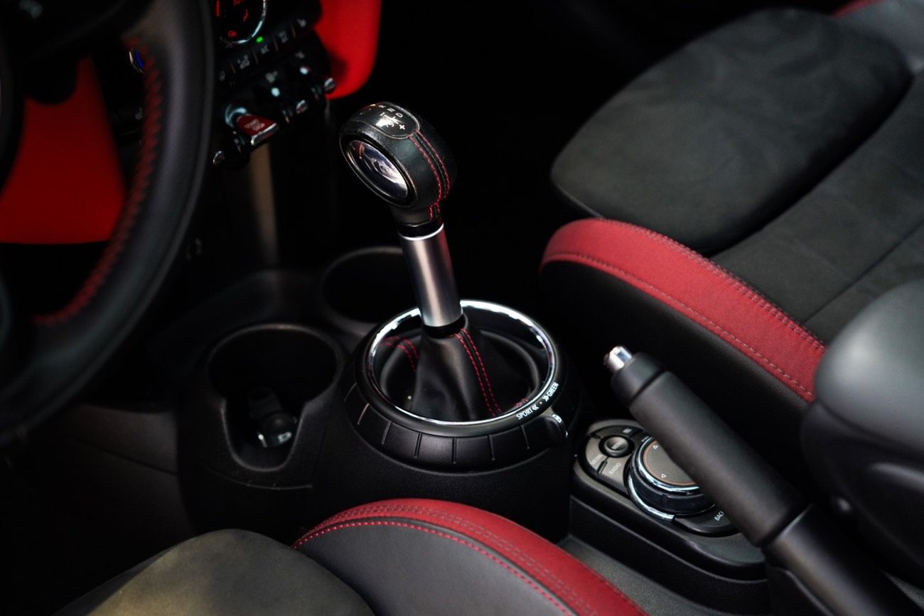 Mini Cooper John Cooper Works 2.0L (231 HP)