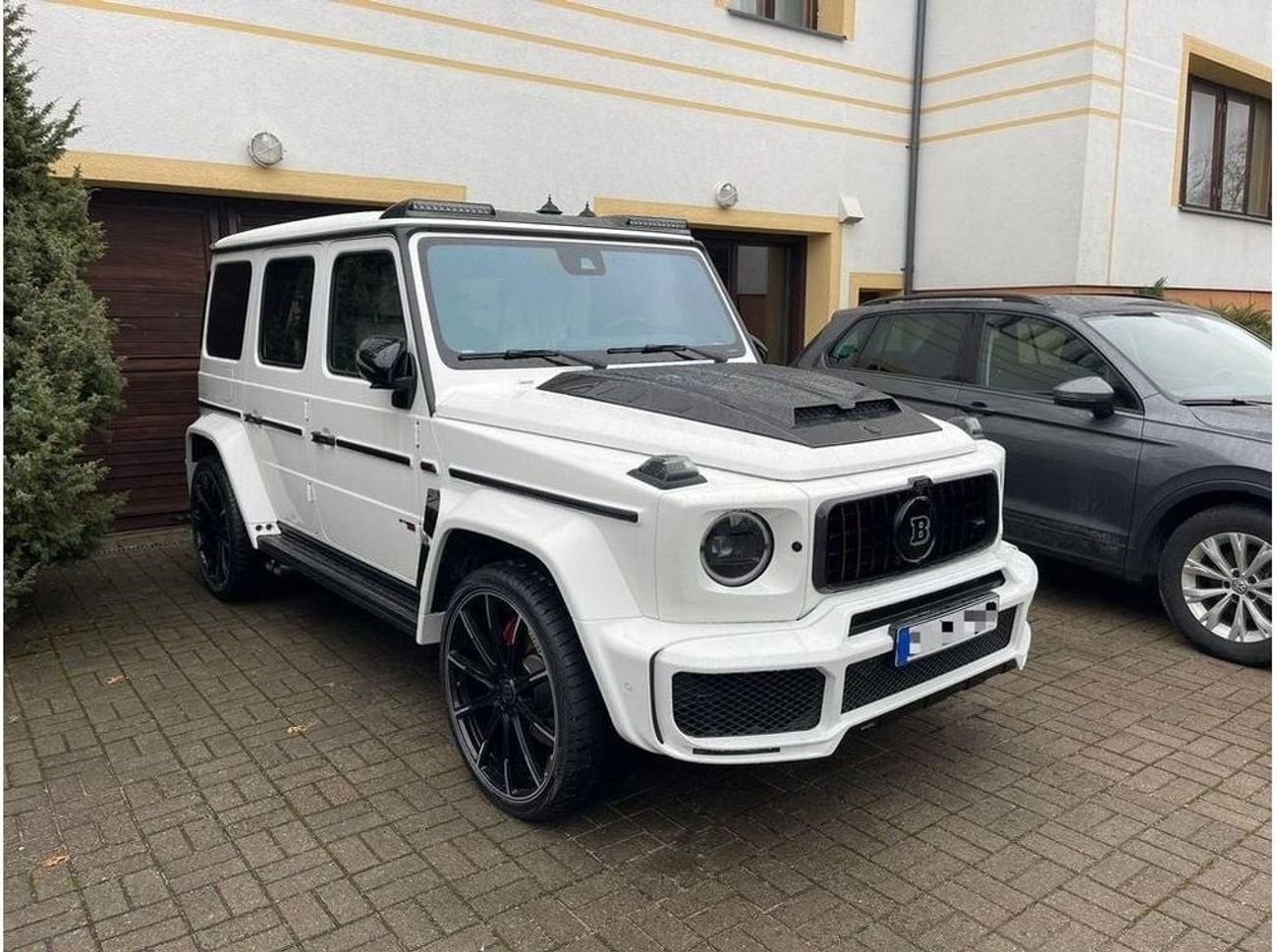 مرسيدس بنز G 63 AMG 6x6 4.0 G63 V8 BiTurbo AMG  LEFT HAND DRIVE