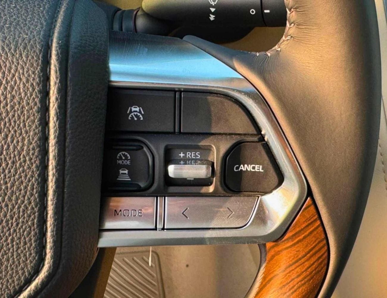 تويوتا لاند كروزر GXR TWIN TURBO || 3.5L V6 PETROL | RADAR | SUNROOF | JBL SPEAKERS | COOL BOX (CODE # GXRPR)
