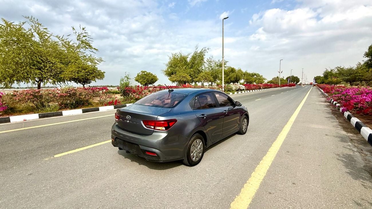 كيا ريو EX 1.4L (107 HP) Sedan