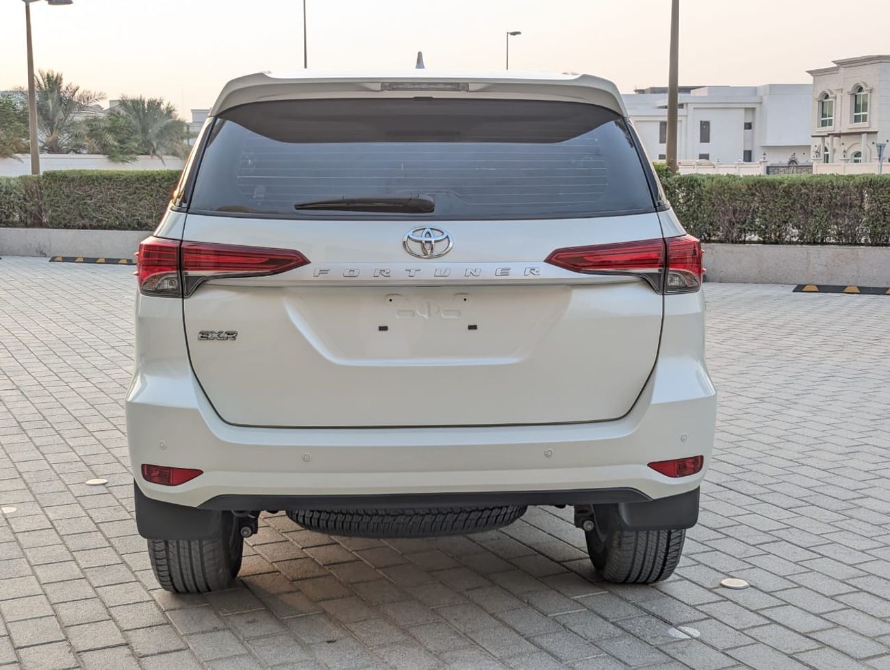 Toyota Fortuner Toyota Fortuner 2021 white colour 4x4 v4 2.7L automatic gear