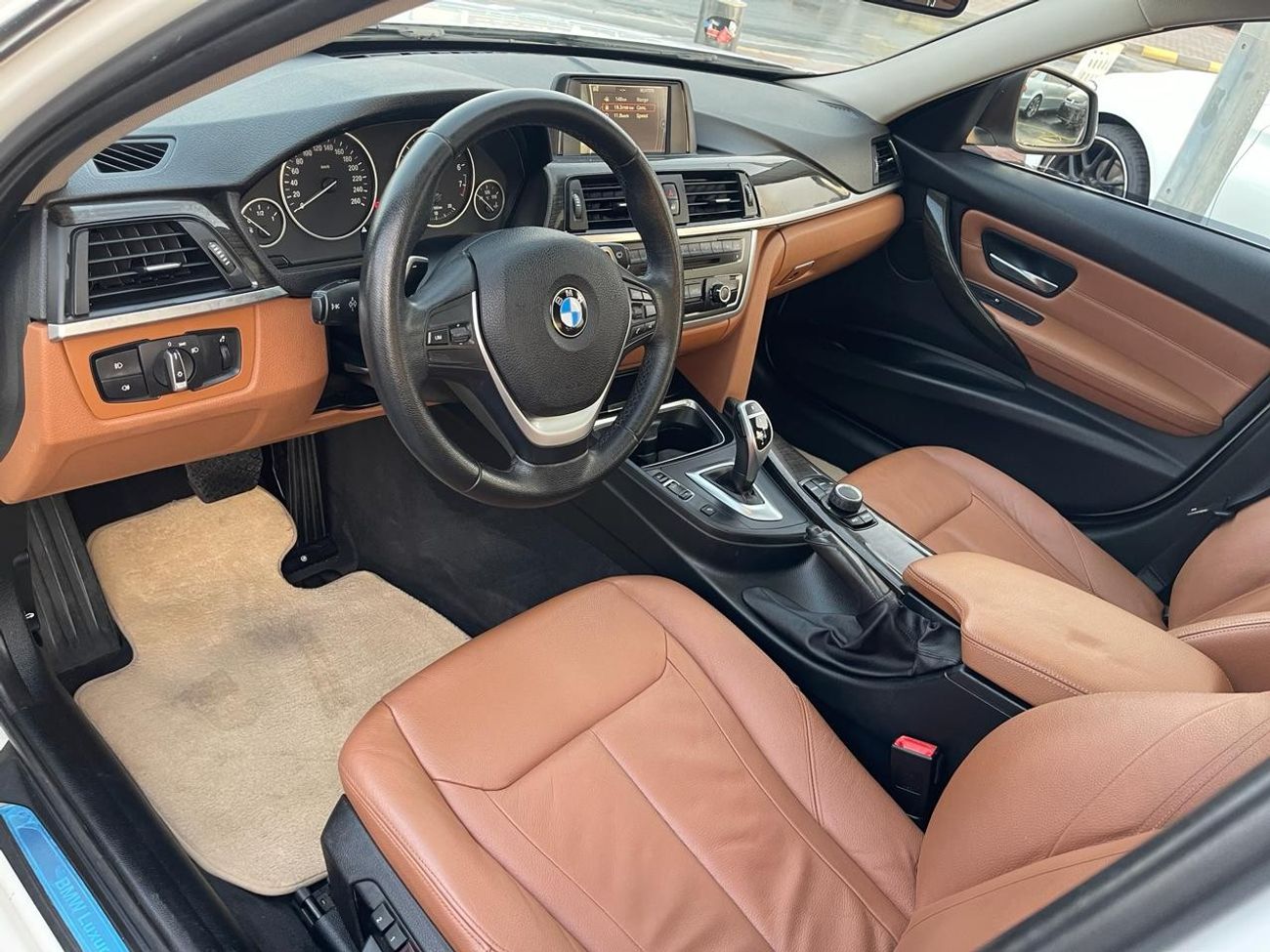 BMW 328i Exclusive BMW 328i _GCC_2015_Excellent Condition _Full option