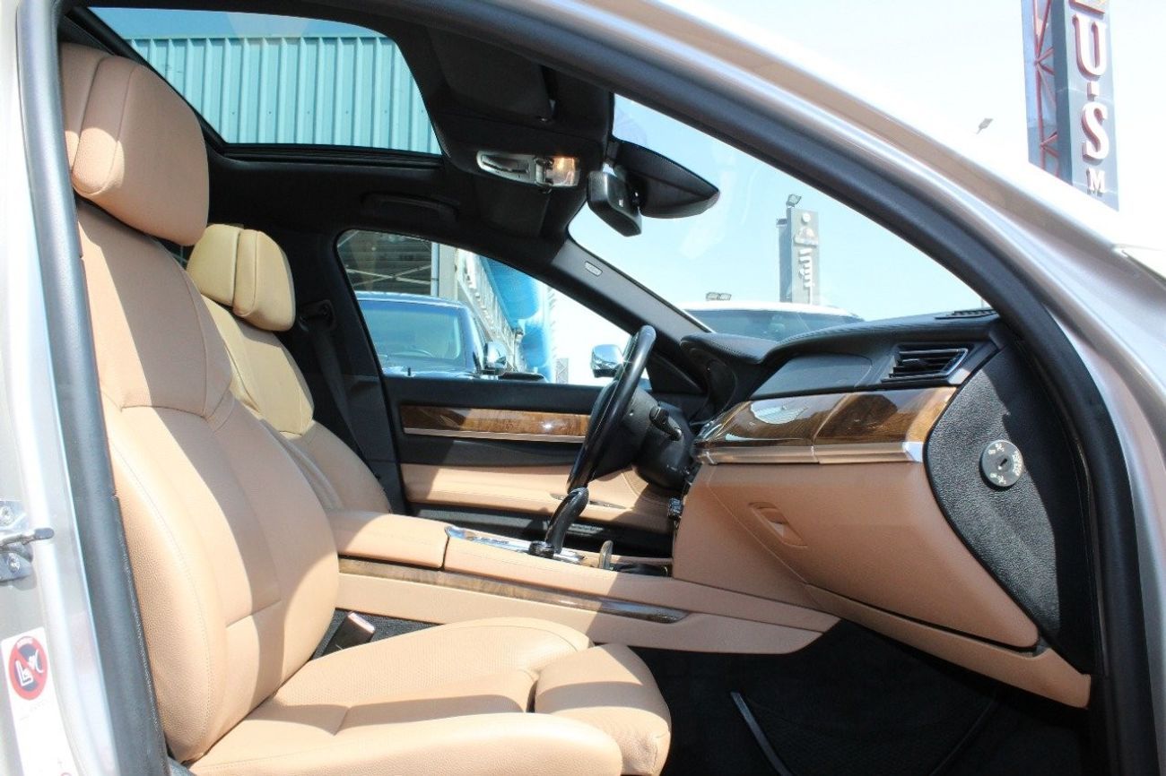 بي أم دبليو 750Li Luxury 4.4L