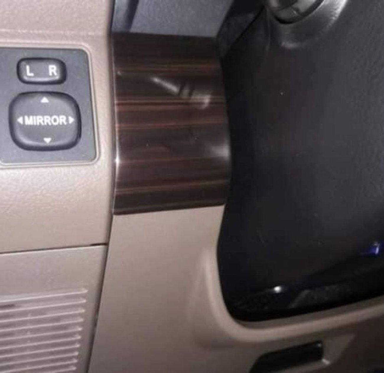 تويوتا لاند كروزر بيك آب 2024 TOYOTA LAND CRUISER PICK UP 4.0L NEW SHAPE PETROL AUTOMATICZERO KM