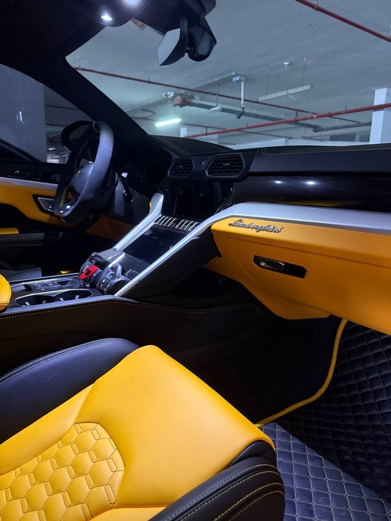 لامبورغيني اوروس 4.0T V8