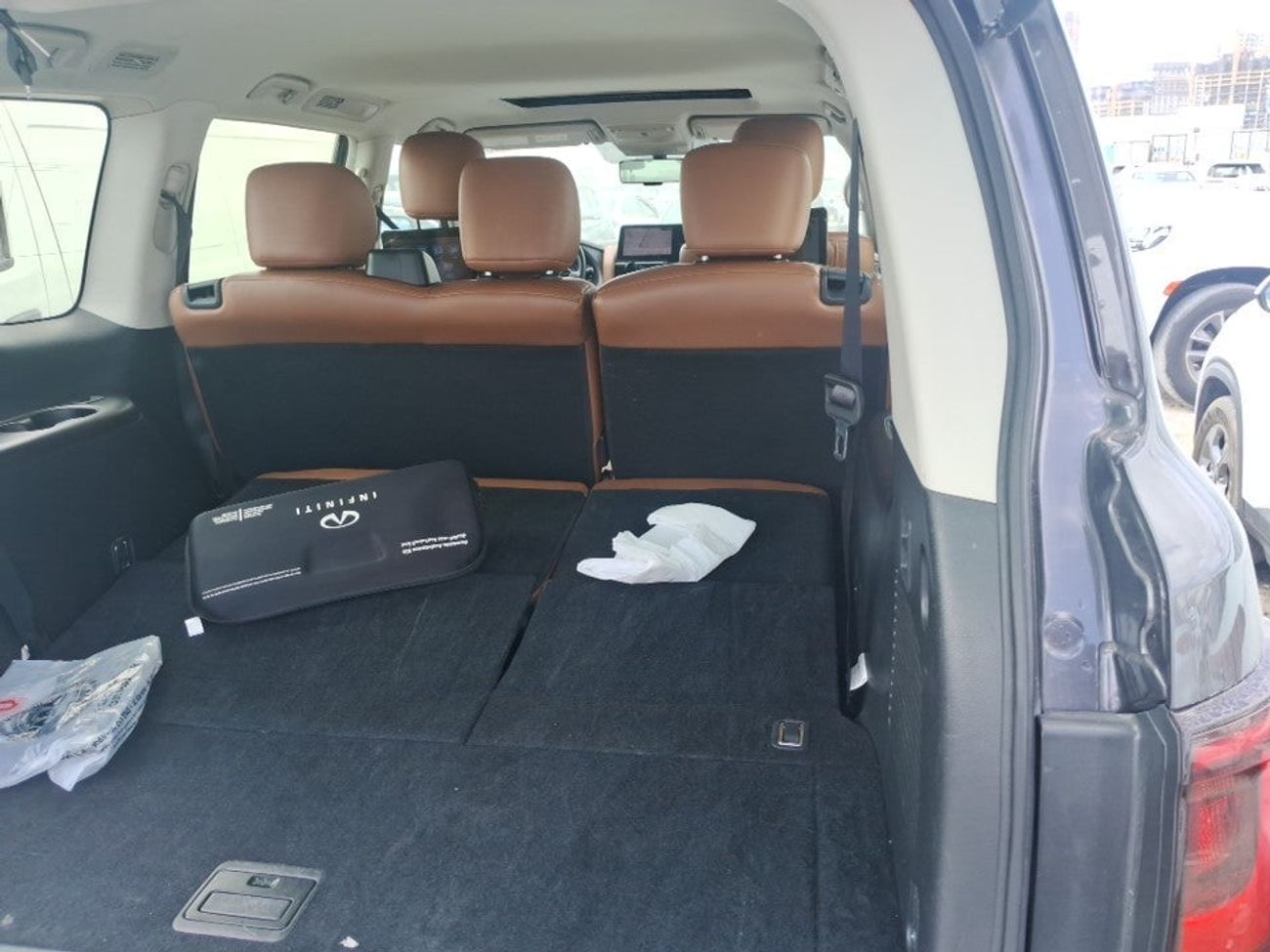 Infiniti QX80 LUXE 5.6 | Zero Down Payment | Home Test Drive