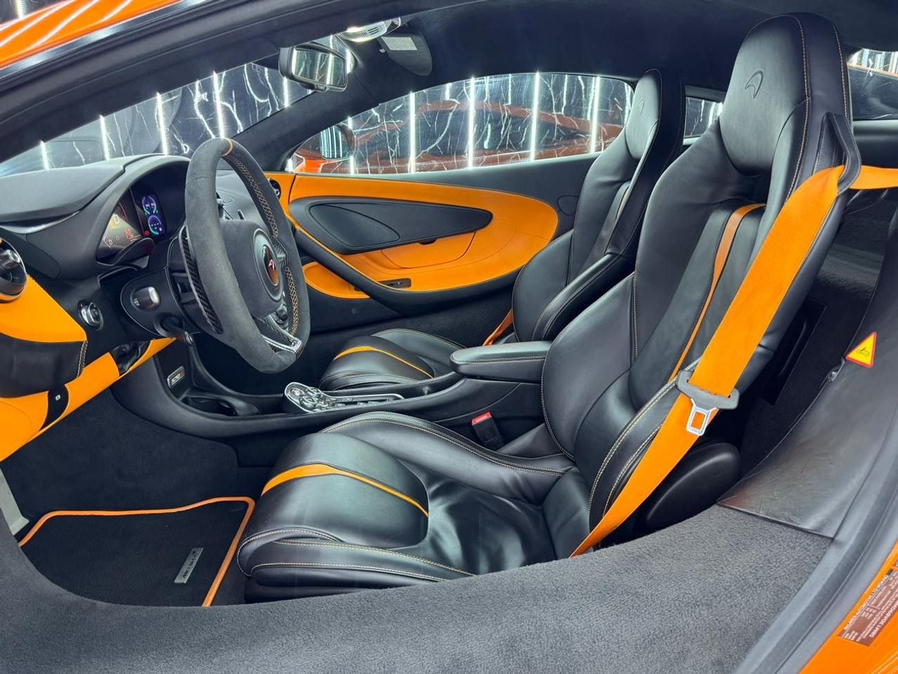 مكلارين 570S STANDARD McLaren Warranty 02/2028 | McLaren Service Contract 02/2027 | Full Service History