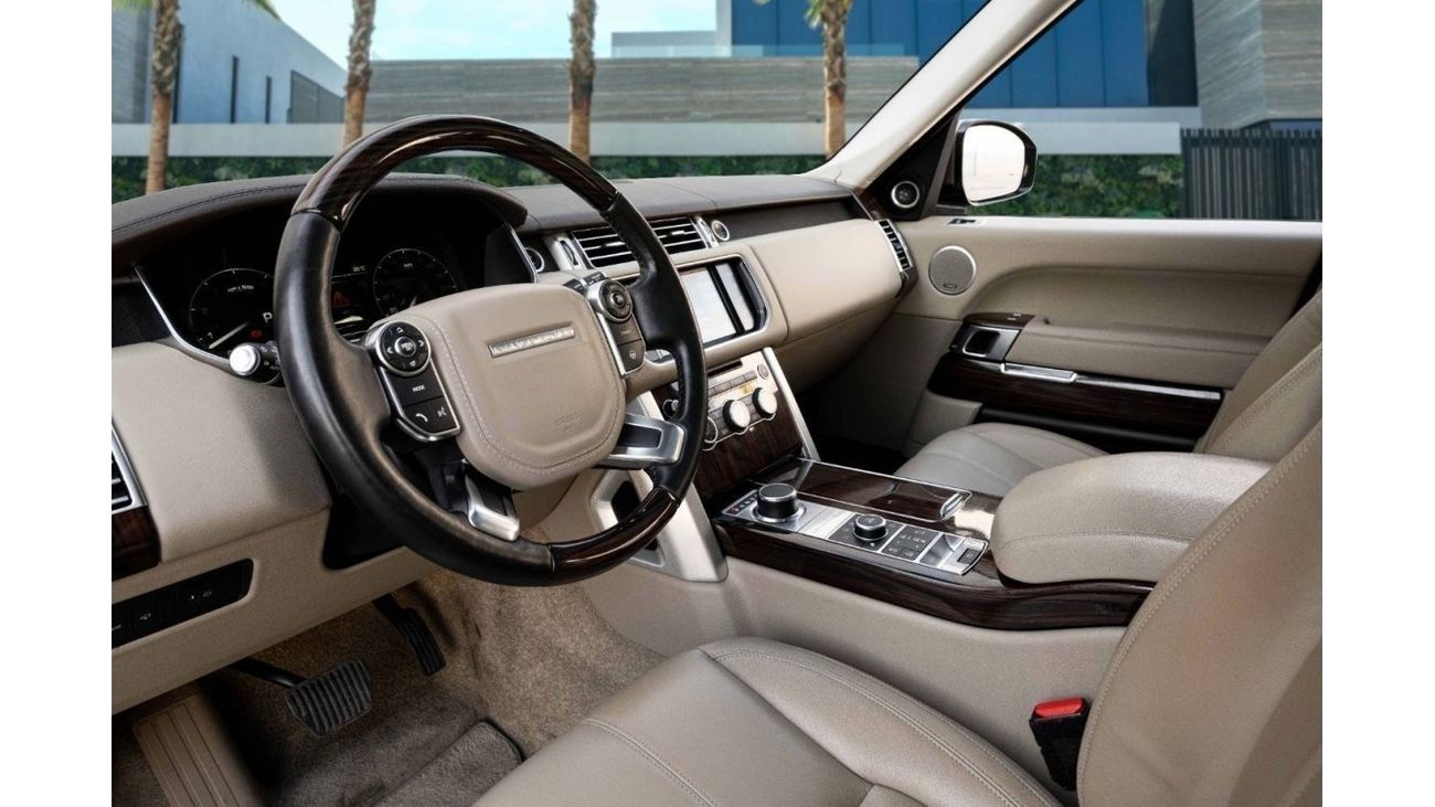 Land Rover Range Rover Vogue SE 5.0 | 3,372 P.M (4 Years)⁣ | 0% Downpayment | Excellent Condition!