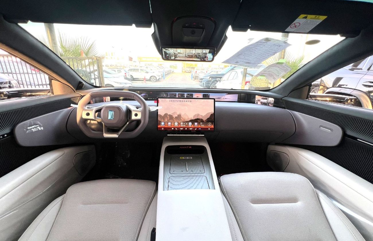 أفاتر 12 GT AWD