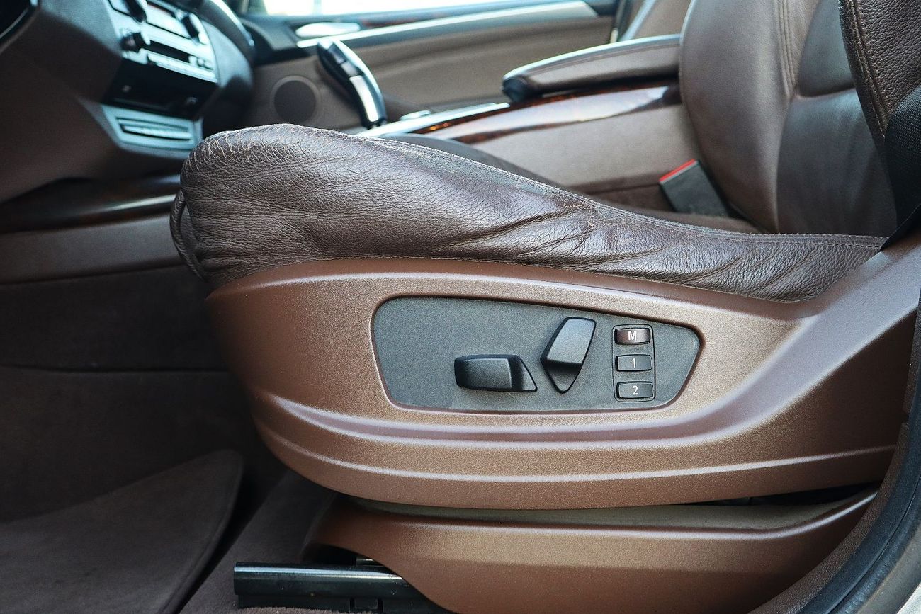 BMW X5 XDRIVE 4.8I GCC