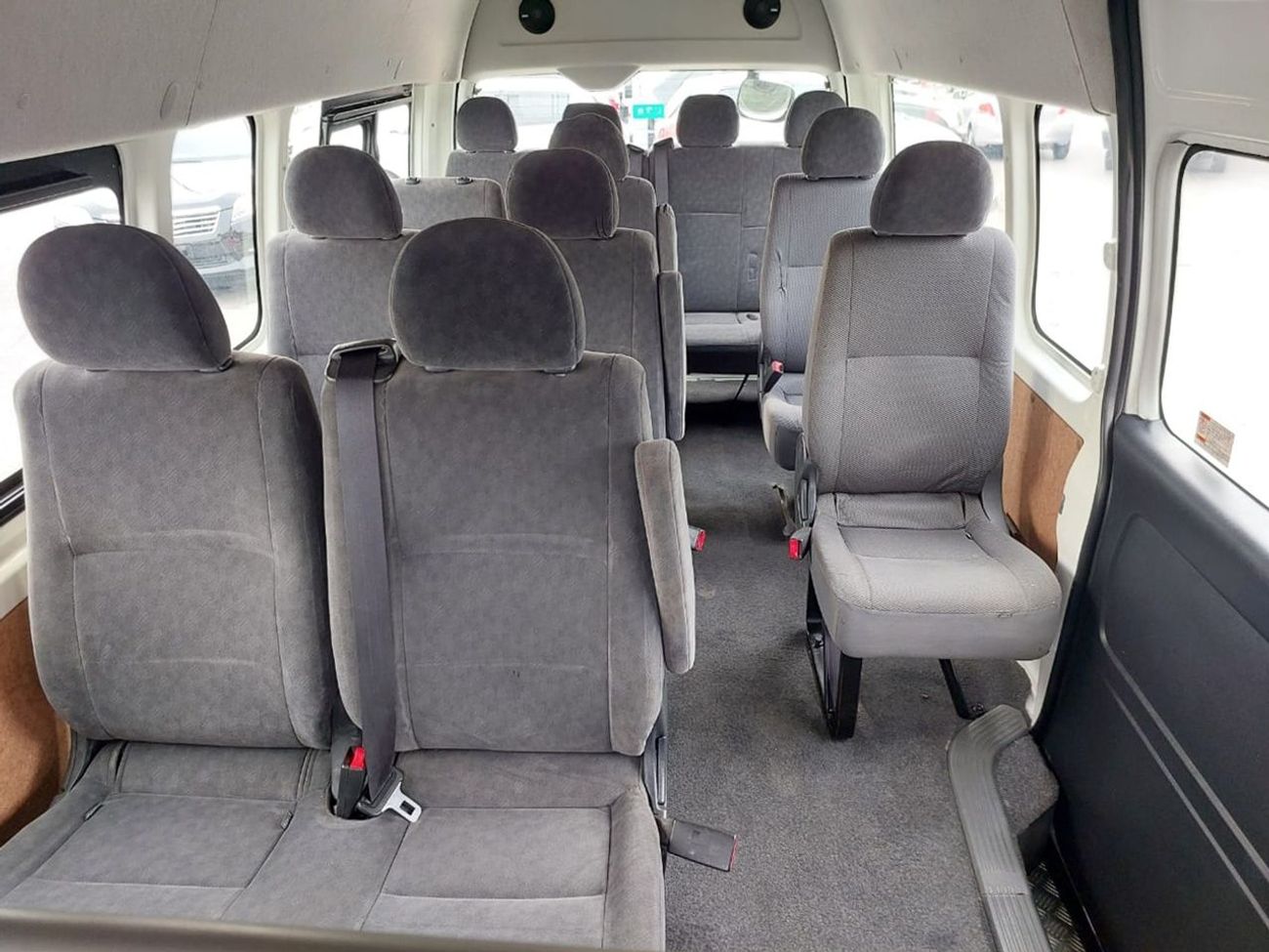 Toyota Hiace TOYOTA HIACE COMMUTER VAN RHD 2017 MODEL 2.7 L PETROL AUTOMATIC(PM81432)