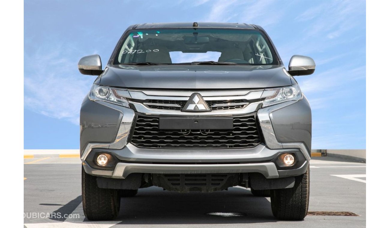 ميتسوبيشي مونتيرو Sport 7 Seater 3.0L 4x4 with Dual Zone Auto A/C , Sunroof and Push Button Start