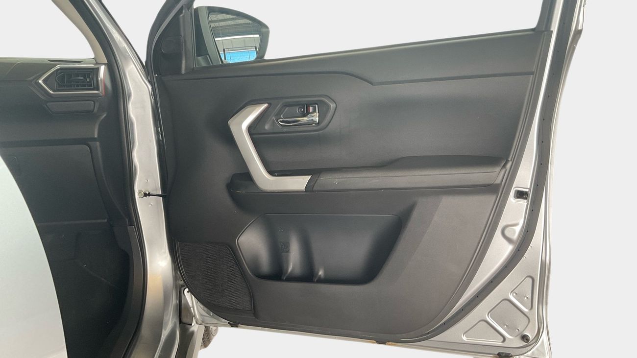 تويوتا ريز E | شامل الضمان | 0 ﺪﻔﻋﺓ ﺃﻮﻟﻯ