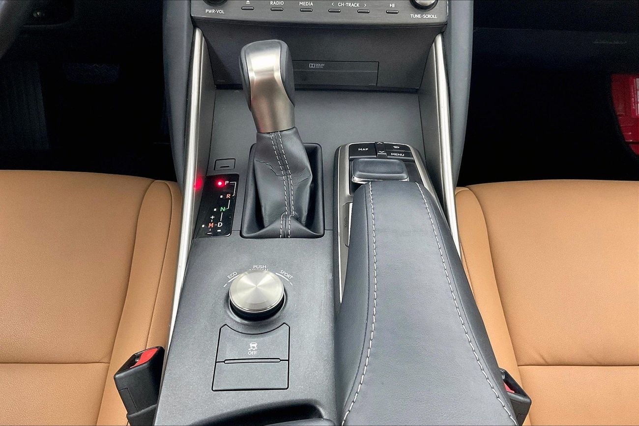 لكزس IS 300 Premier | upto AED 20,000 Ramadan Discount | شامل الضمان | 0 ﺪﻔﻋﺓ ﺃﻮﻟﻯ