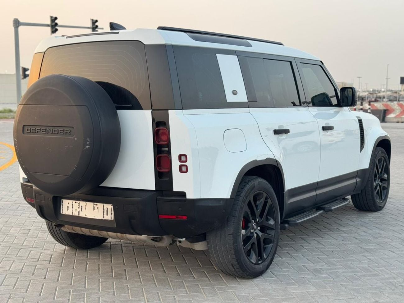 لاند روفر ديفندر Land rover defender P400 110 SE 3.0L (5 Seater) 2020 V6