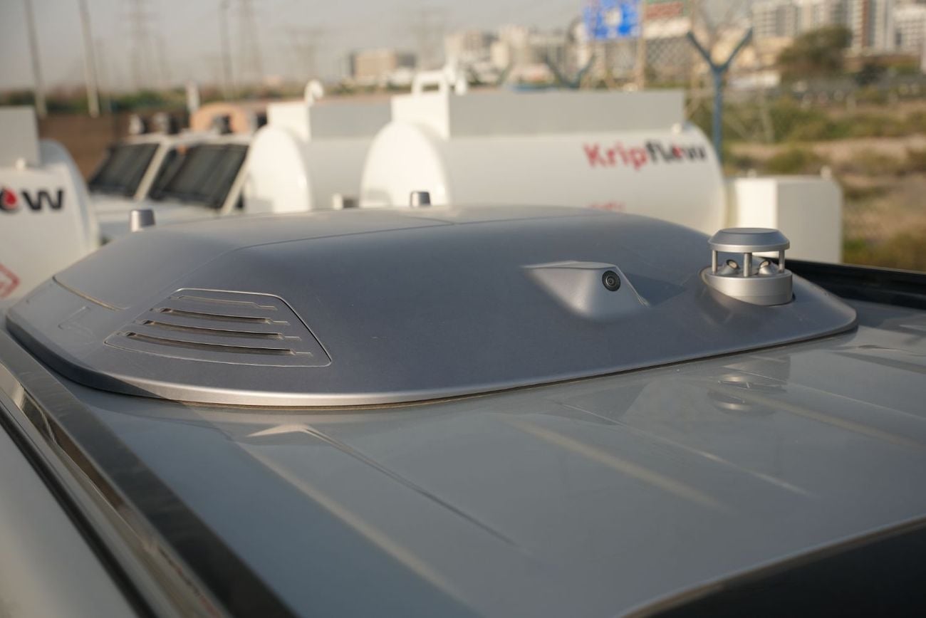 BYD Leopard 8 2025 BYD Leopard 8 with drone plug in Hybrid 2.0L 7 seater 0KM