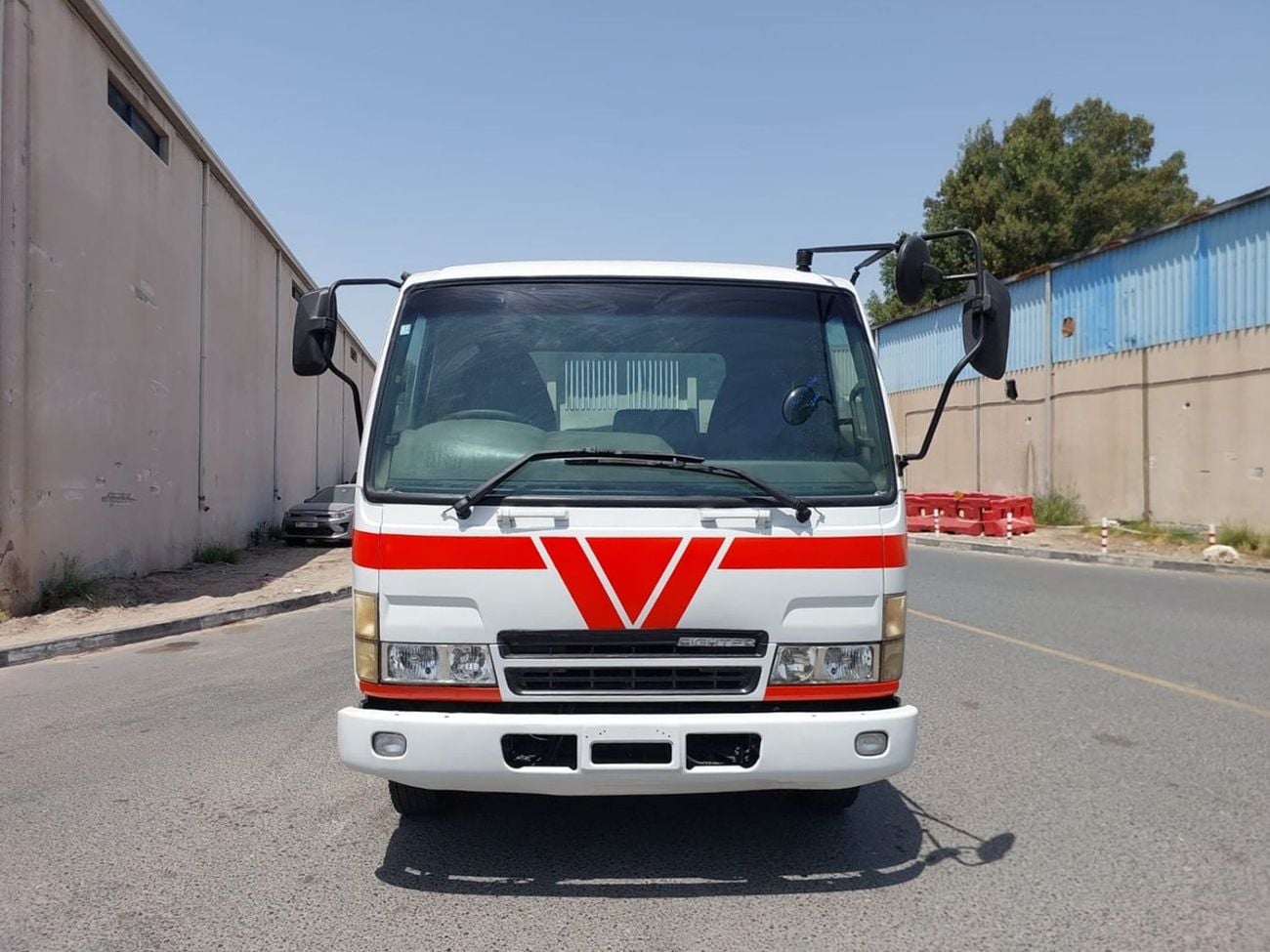 ميتسوبيشي فايتر MITSUBISHI FIGHTER DUMPER TRUCK RHD 2003 MODEL 8.2 L DIESEL MANUAL(PM60964)