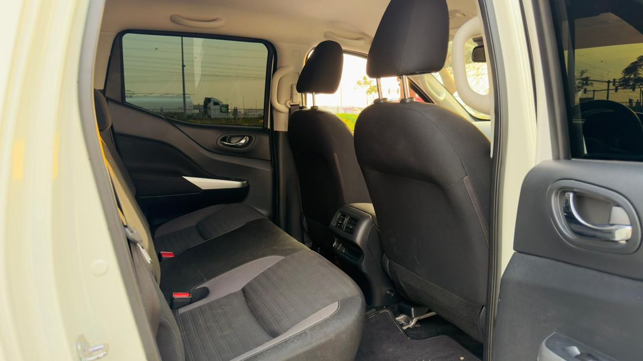 نيسان نافارا -