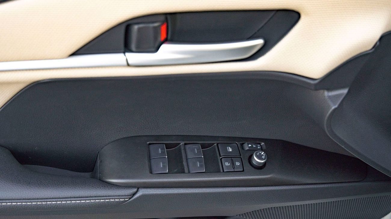 تويوتا كامري 2026 Toyota Camry LE 2.5L AT Hybrid (Silver)