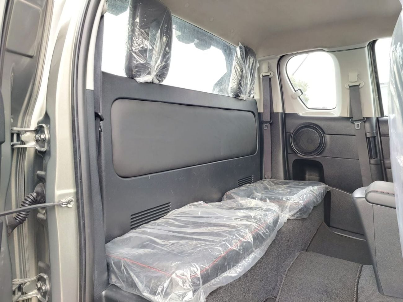 تويوتا هيلوكس (RAMADAN OFFER) TOYOTA HILUX PICKUP RHD 2016 MODEL 2.8 L DIESEL MANUAL(PM60567)