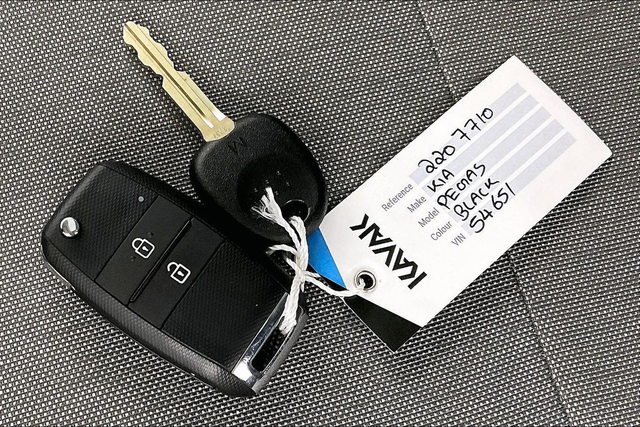 ميتسوبيشي اتراج GLX Mid | ضمان مجاني لمدة عام | 0 دفعة أولى