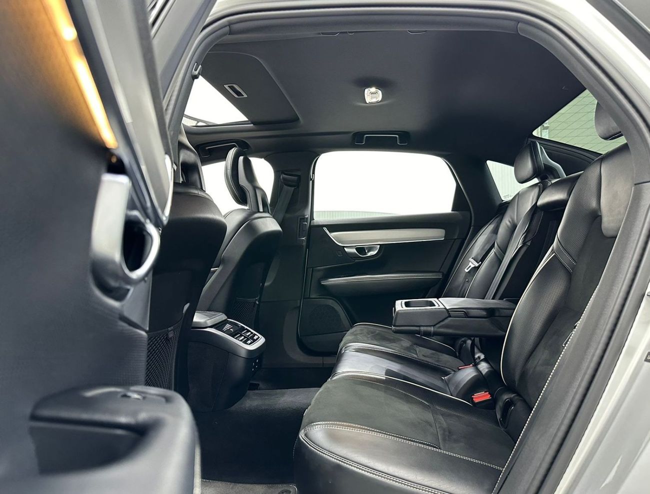 فولفو S90 R ديزاين 2018 Volvo S90 T6 R-Design, Warranty, Full Volvo Service History, Full Options, GCC