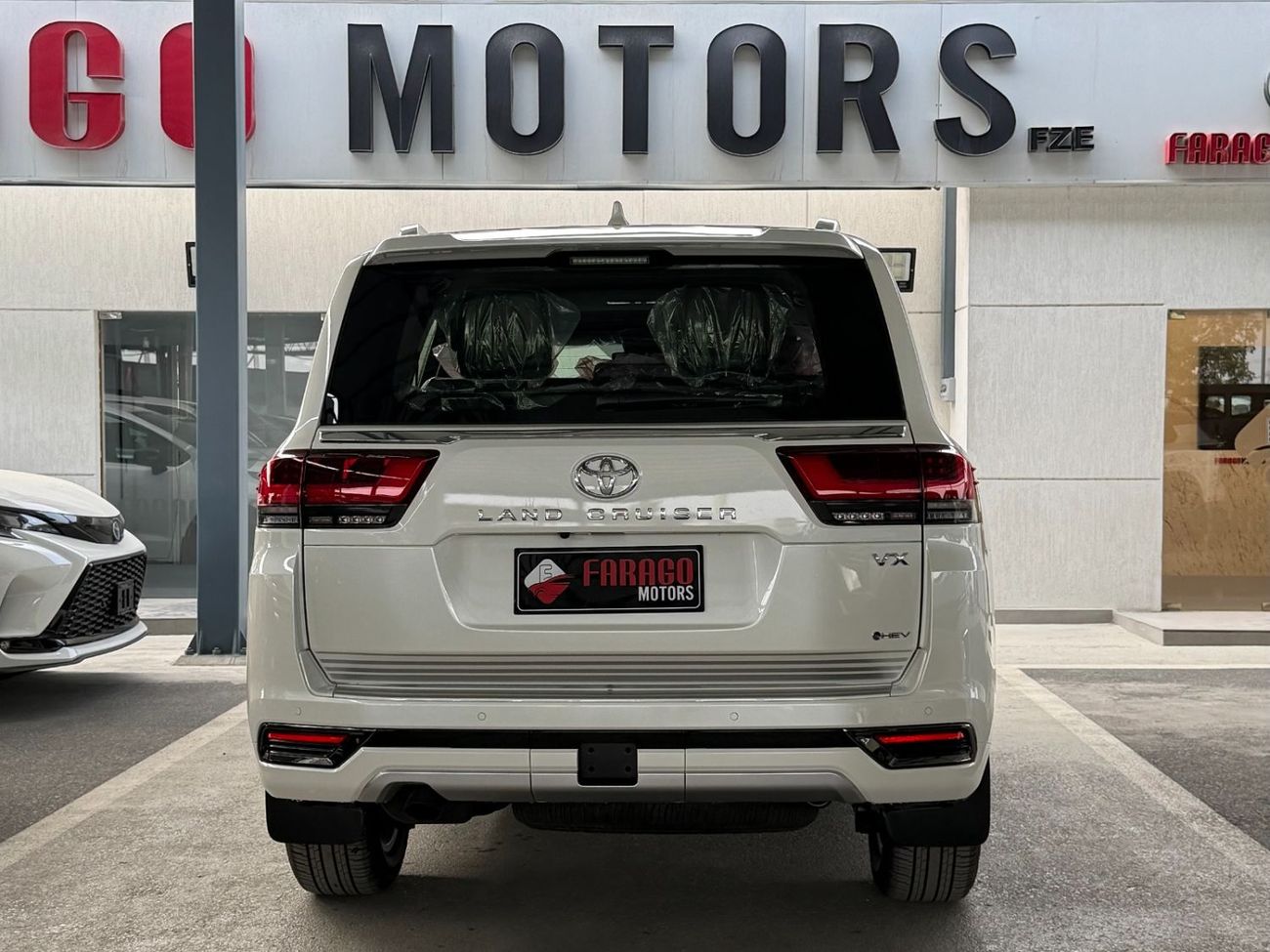 Toyota Land Cruiser 2026 LAND CRUISER 300 VX-HIGH 3.5 HYBRID TWINTURBO MHEV **EXPORT ONLY**التصدير فقط خارج الخليج***