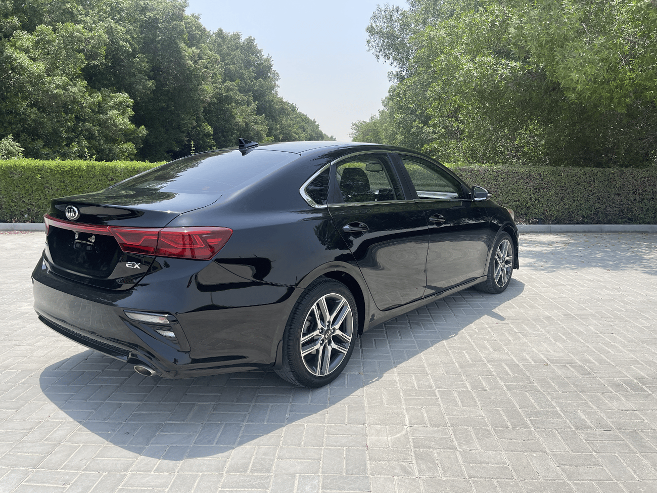 Kia Forte Kia Forte Ex 2020 Black 2.0L 4 GT vin: 3KPF54AD9LE220222    full option Excellent Condition   * CAR 