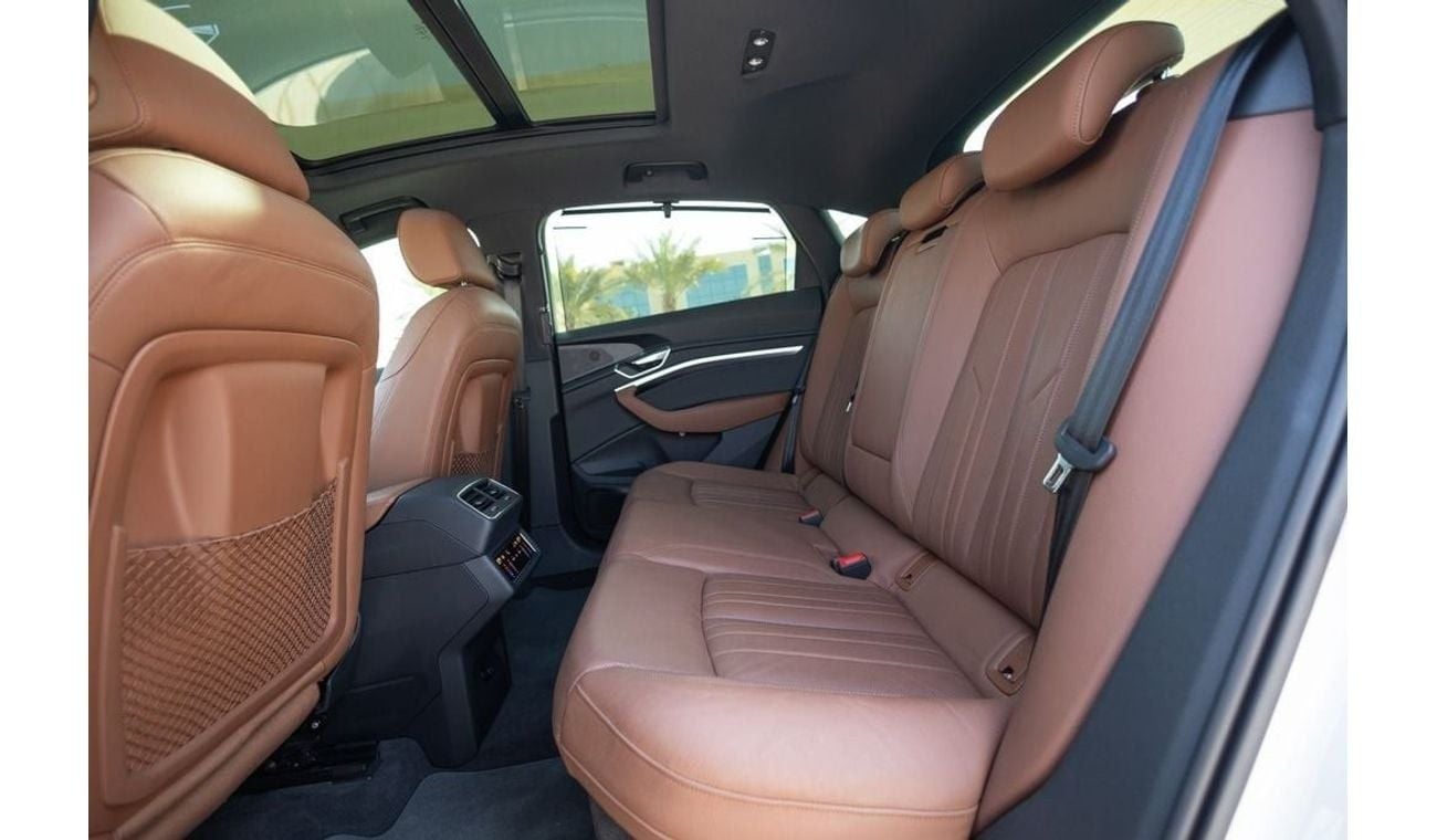 Audi etron 95 kWh Quattro Audi E-Tron 55Quattro S-line Sportback 2020 GCC under Agency Warranty with Flexible D