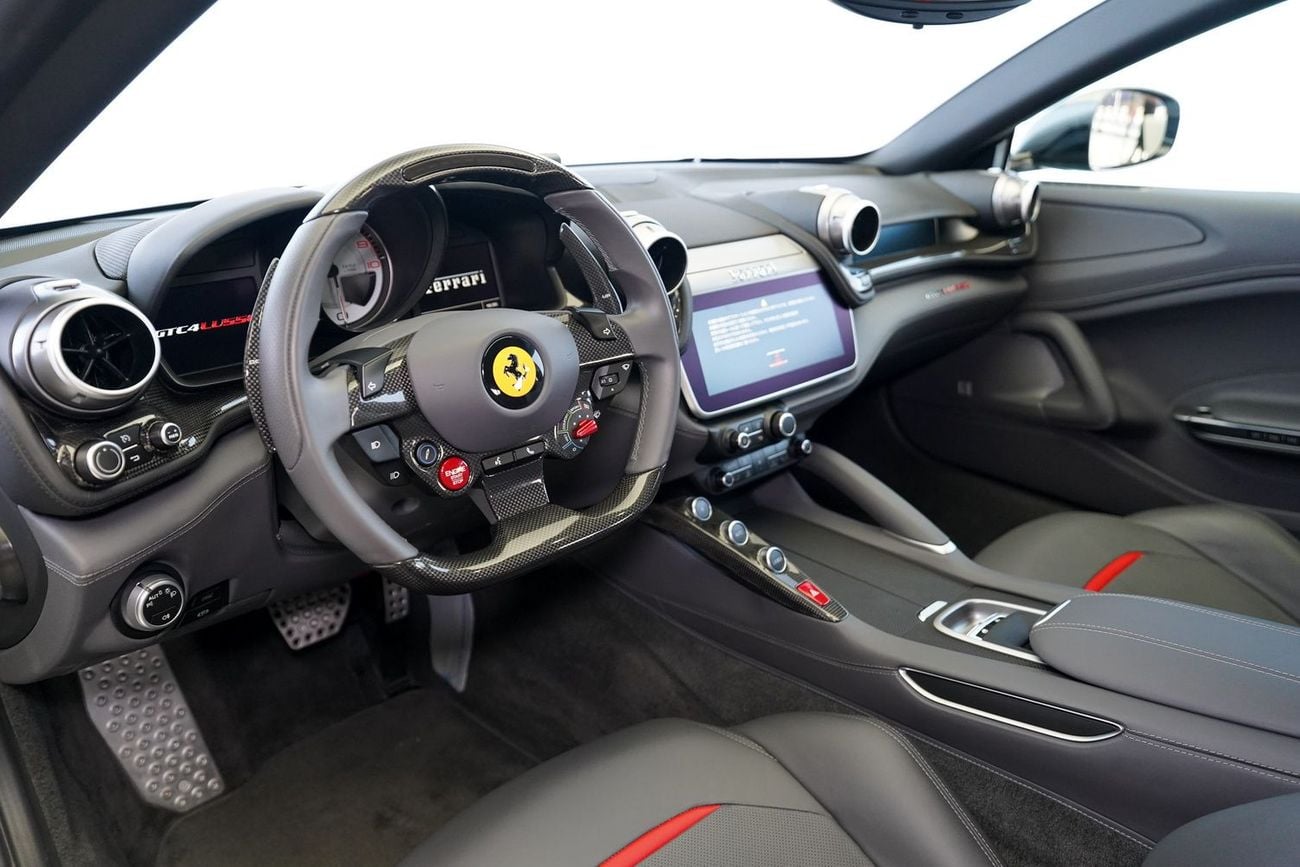 Ferrari GTC4 Lusso V12