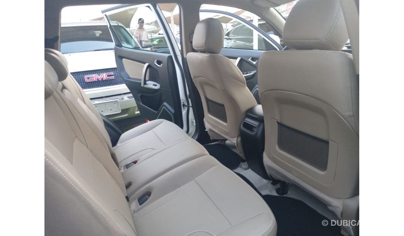 جيلي إمجراند اكس7 موديل 2015  فتحة مثبت سرعة تحكم رنجات حساسات بحالة ممتازة لاتحتاج لأى مصاريف