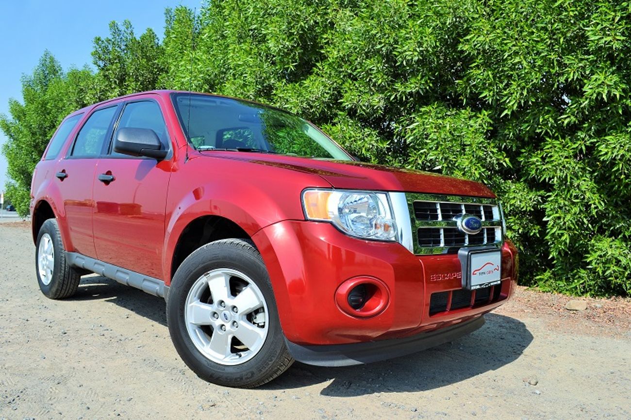 Used Ford Escape 2012 for sale in Dubai 74217