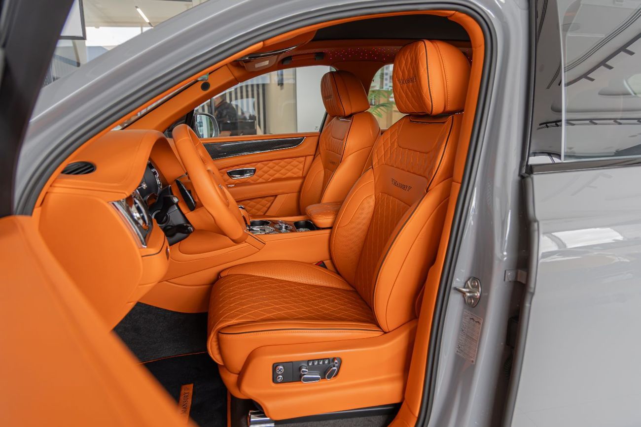 Bentley Bentayga ORIGINAL MANSORY  Bentayga - Crystal-Cut Headlights, Carbonado Evo Bespoke Carbon Exterior - 2025