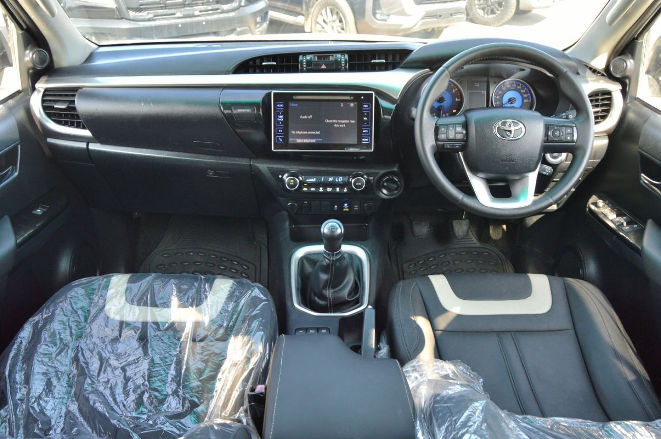 Toyota Hilux Double cabin 2.8L, perfect inside and outside