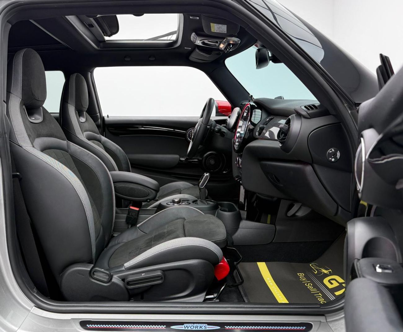 Mini Cooper S 2023 MINI Cooper S (JCW Kit) ,AGMC Warranty+Service Contract+Full Service History, GCC