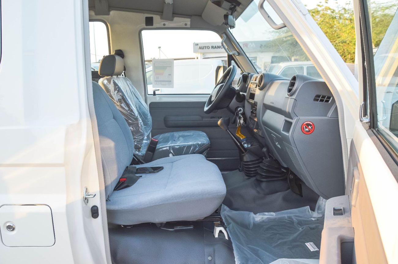 تويوتا لاند كروزر 70 TOYOTA LAND CRUISER 78 4.0L 4WD MT 3DOOR SUV 2025