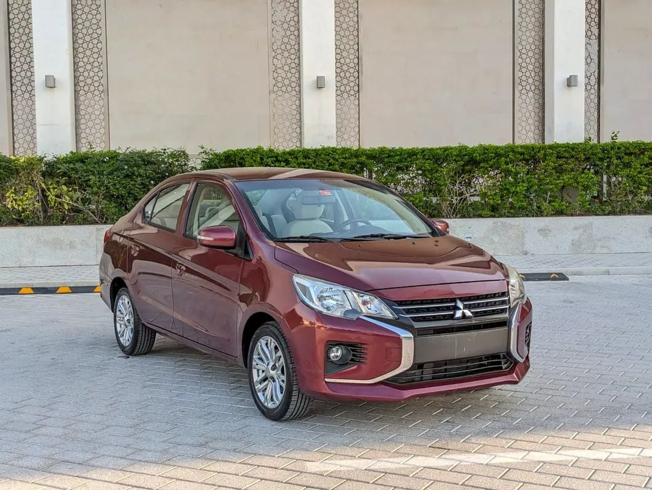 ميتسوبيشي اتراج GLX Medium Line | GCC Premium Condition 3 Cylinder Fuel Efficient Sedan