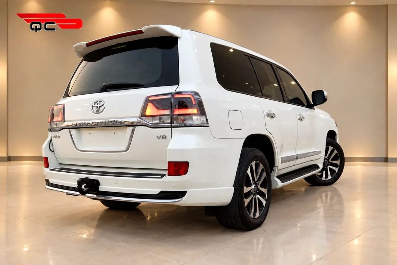 Toyota Land Cruiser VXR 4.6L V8 GCC | -Look Facelift | Custom Red Interior