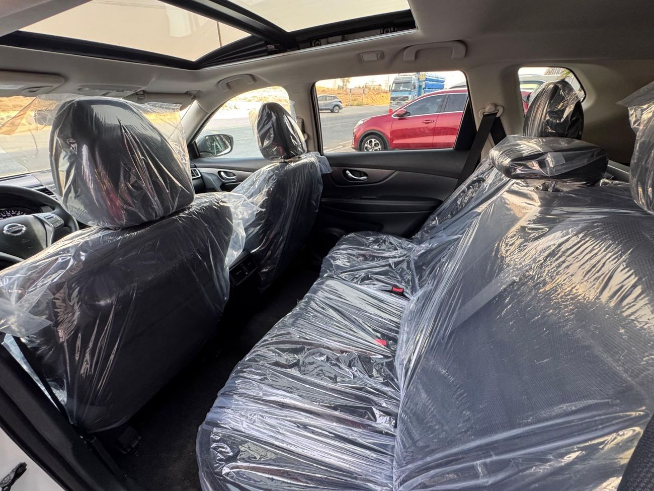 Nissan Rogue SV / V4 2.5L / PANORAMIC SUNROOF / BIG SCREEN / 4X4 / RIMS / IN PERFECT CONDITION