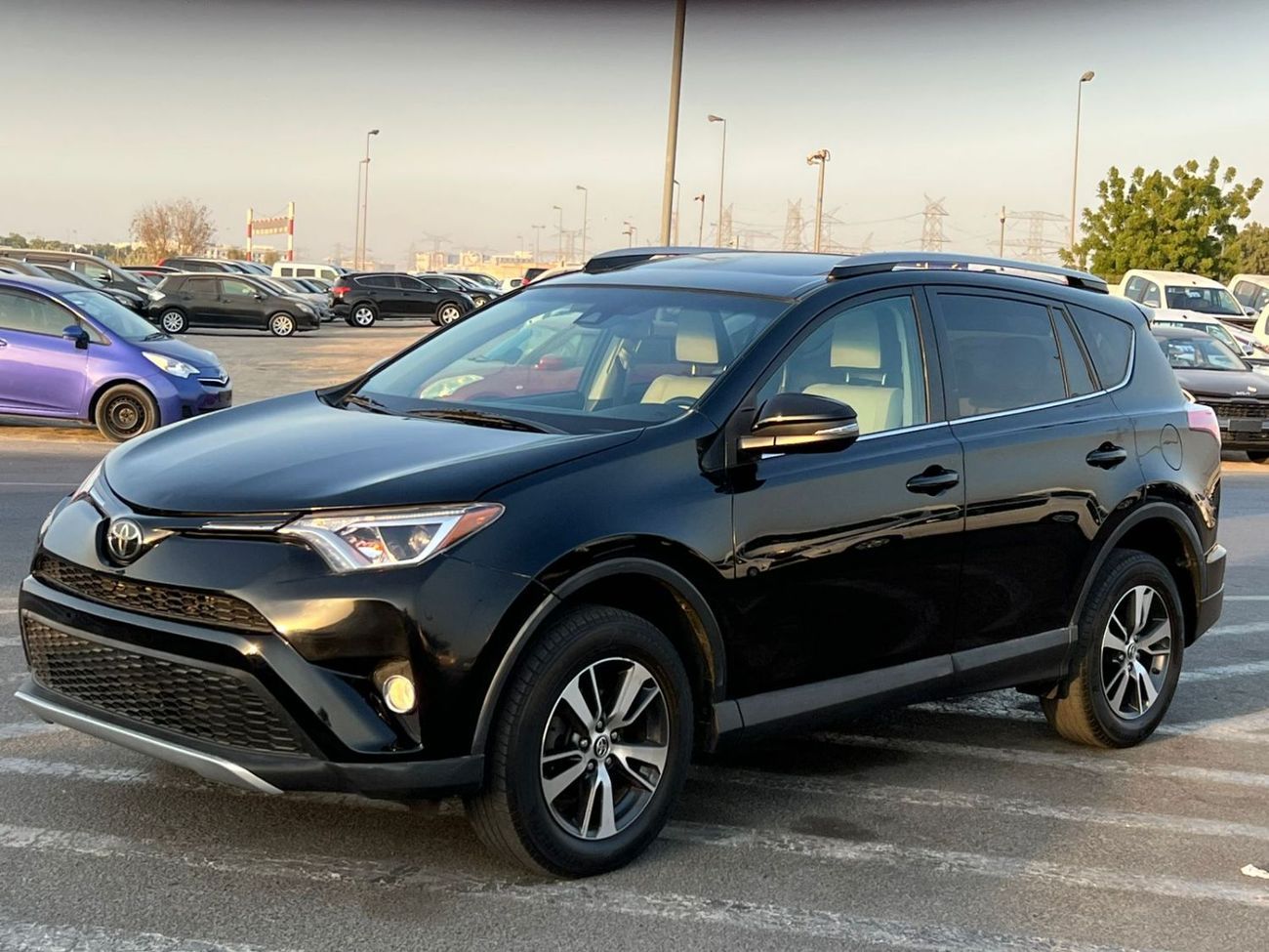 Toyota RAV4 2018 XLE - 2.5L V4-RearCam-AWD 4x4 - Push Start - Leather seat Sunroof