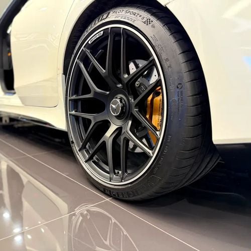 مرسيدس بنز C 30 AMG GT S E PERFORMANCE