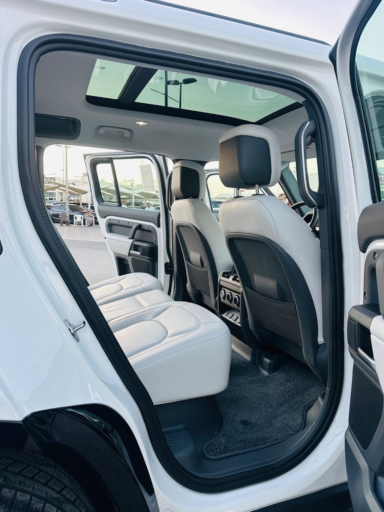 لاند روفر ديفندر