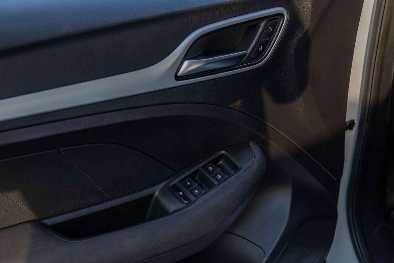 أم جي ZS Std 1.5L