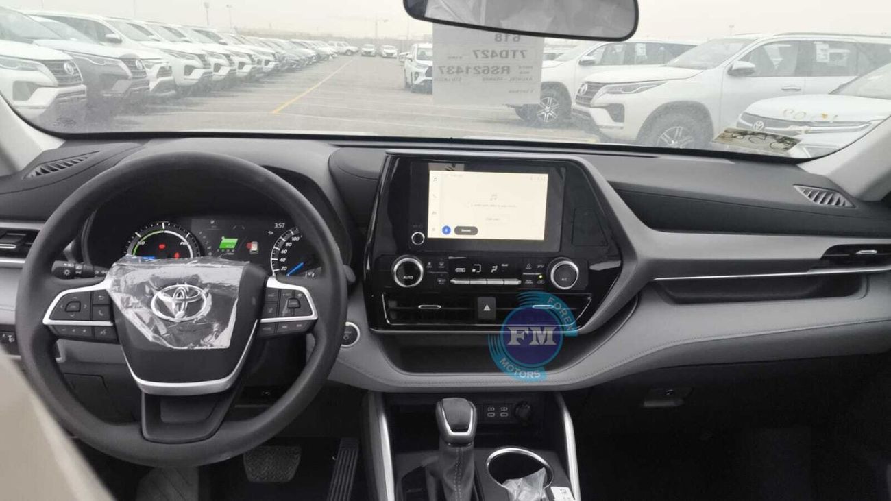 تويوتا هايلاندر LE Hybrid 2.5L Automatic