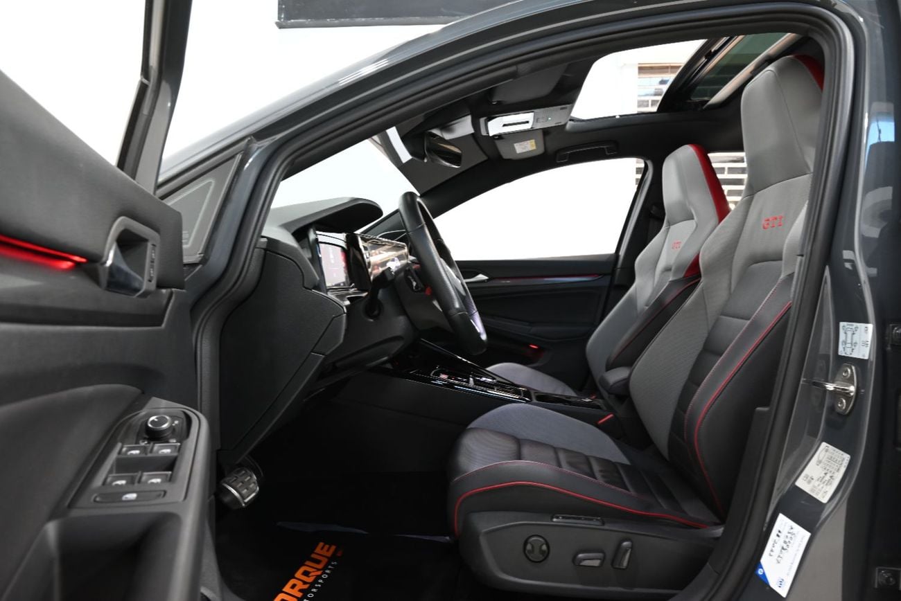 Volkswagen Golf GTI P2 2023 Volkswagen Golf GTI P2, 2/2028 VW warranty and Service Pack, VW Service History, GCC