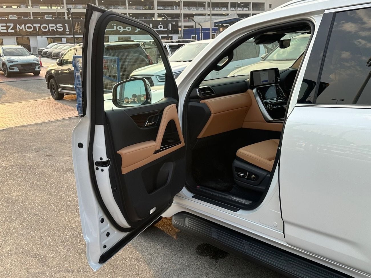 لكزس LX 500 LX 500D