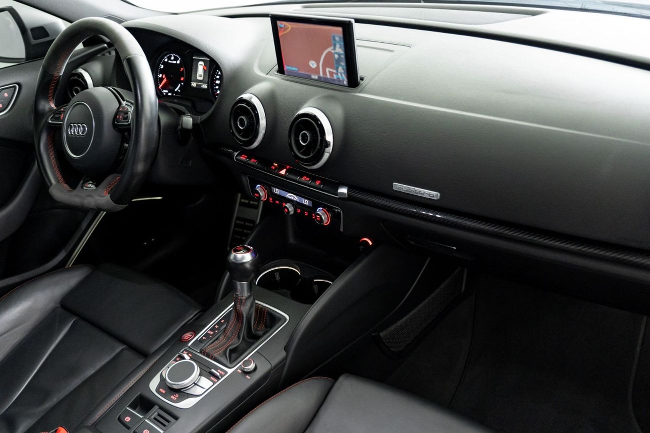 Audi RS3 TFSI quattro 2016 Audi RS3 Hatchback / Full-Service History