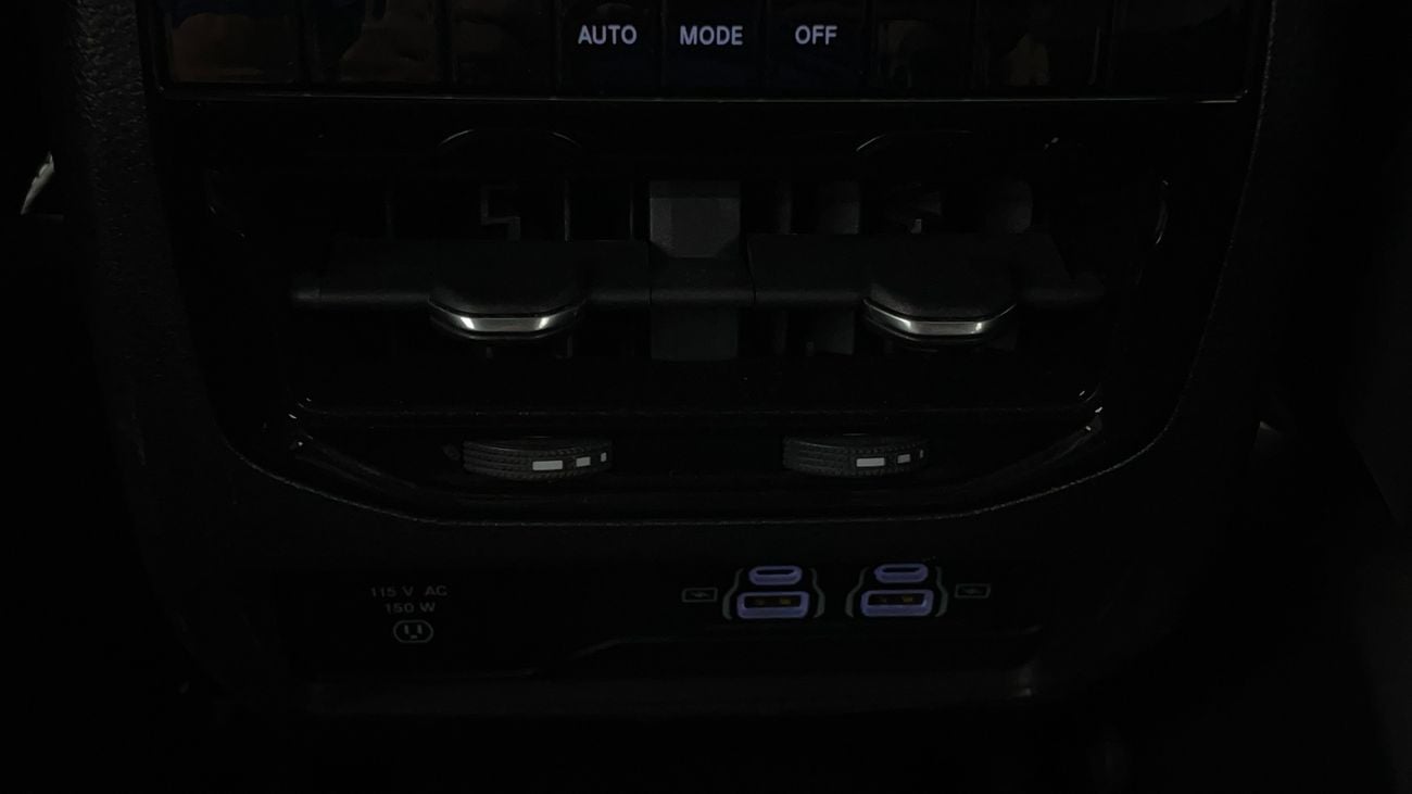 جيب شيروكي ALTITUDE 3.6 | بدون دفعة مقدمة | اختبار القيادة في المنزل