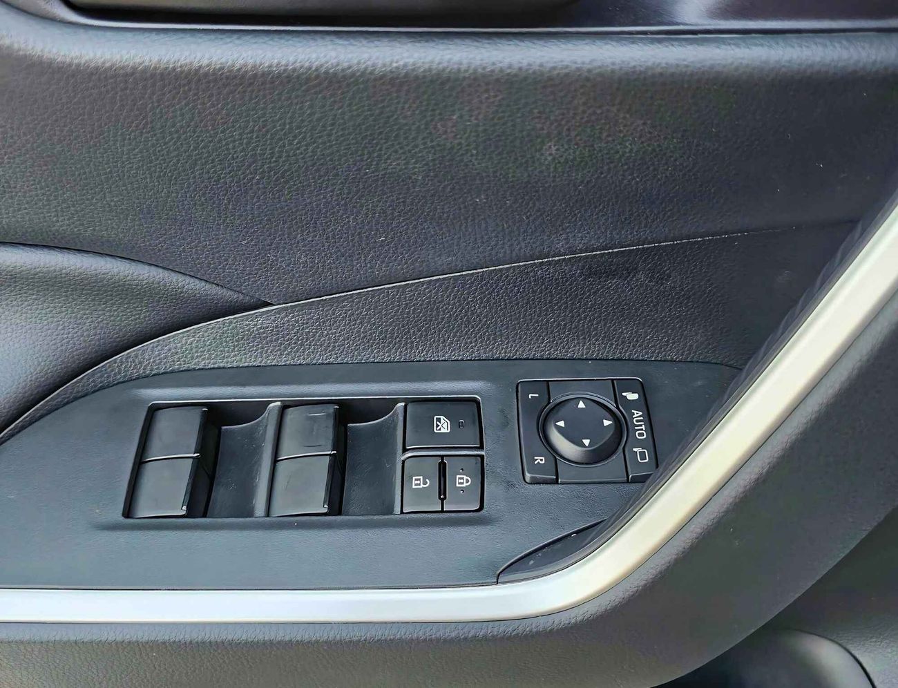 Toyota RAV4 ELITE, 2.5L Hybrid, Power Seat With 360* Cam / Sunroof (CODE #  68057)