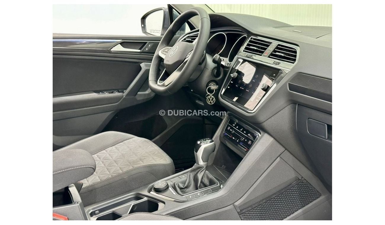 Volkswagen Tiguan 2023 Volkswagen Tiguan SE 4Motion, June 2026 Volkswagen Warranty, Very Low Kms, GCC